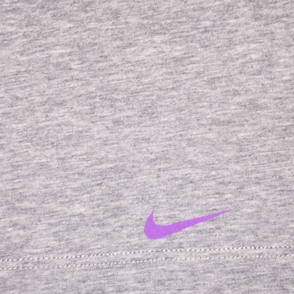 🌸2/$20 Nike Sz XL athletic fit gray woman’s shirt - Picture 7 of 7